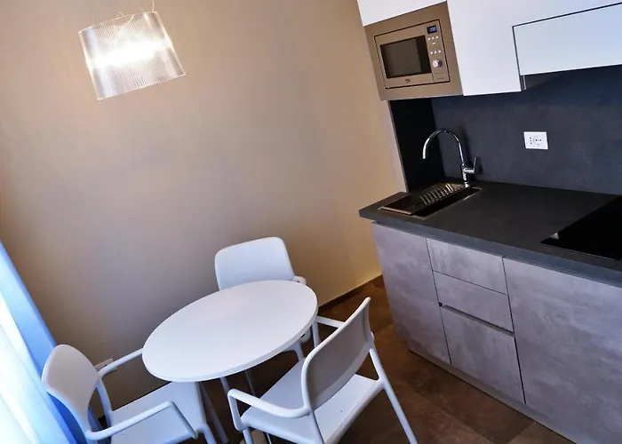 Pianomare Riviera And Apartahotel Imperia